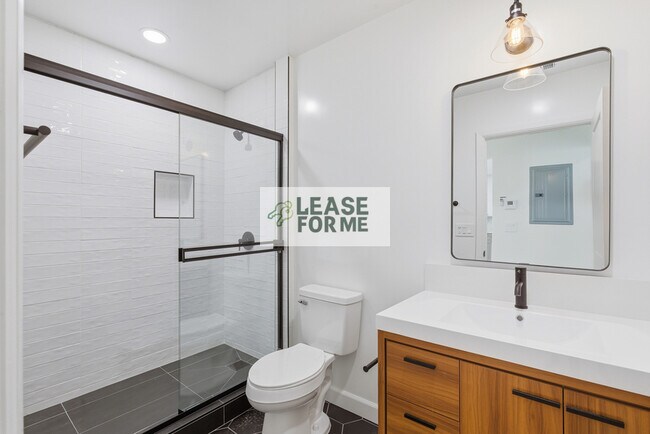 Building Photo - 5953 Guthrie Ave