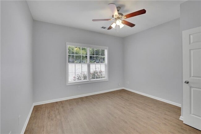 Building Photo - 13491 Spring View Dr
