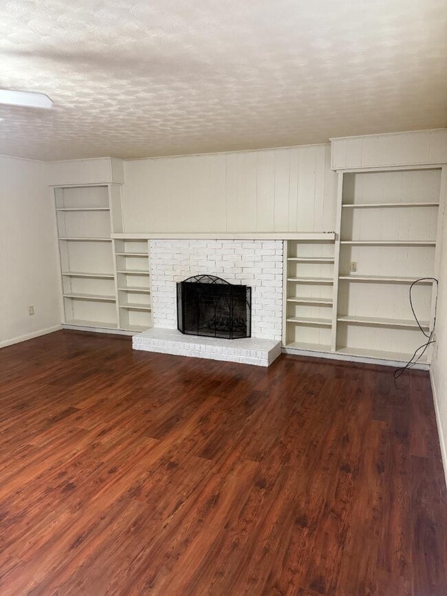 Building Photo - 297 Glendon St