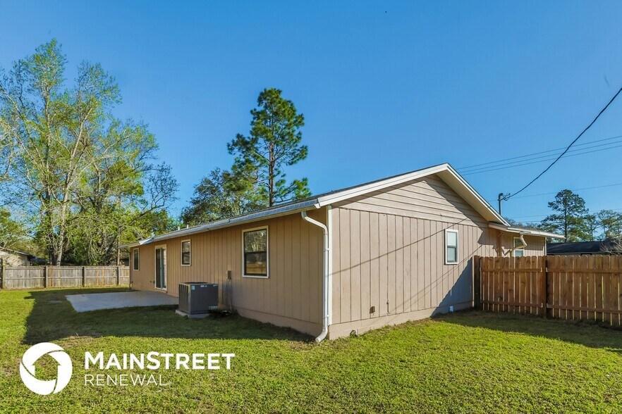 Building Photo - 301 Highland Ave