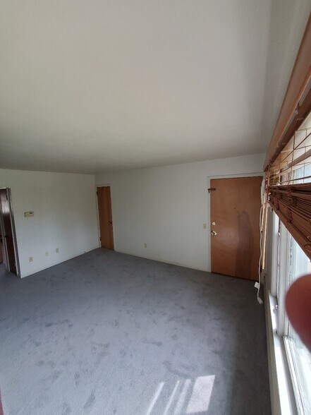 Building Photo - 1301 Jewel Ct