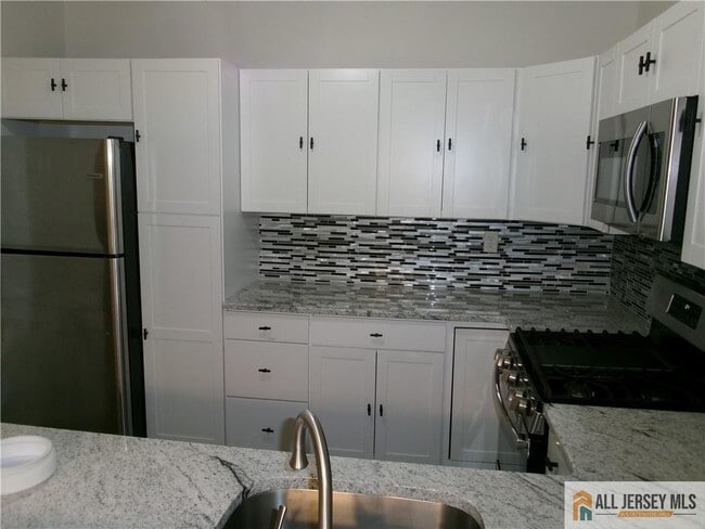 Building Photo - 4261 Bayberry Ct