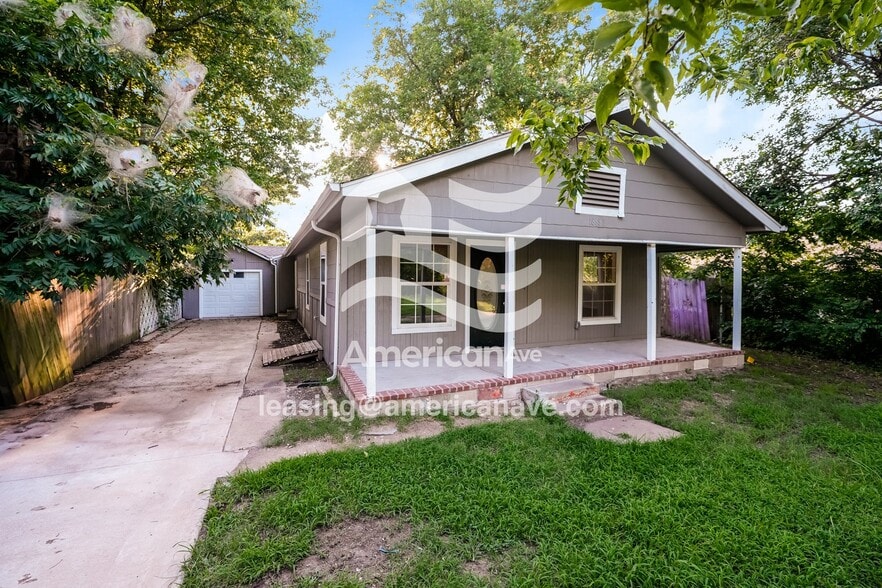 Primary Photo - 1868 N Madison Pl