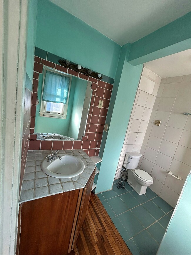 Building Photo - 1404 Hawkins St