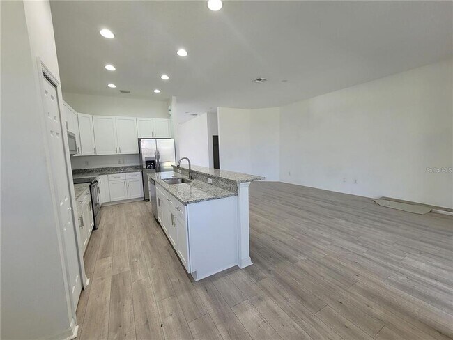 Building Photo - 30741 Pumpkin Ridge Dr