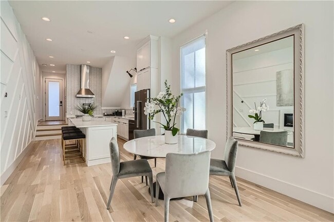 Building Photo - 997 Wylie St SE