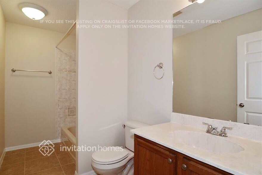Building Photo - 5807 NW Carr Ct