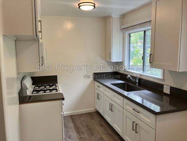 Building Photo - 10165 Silverton Ave