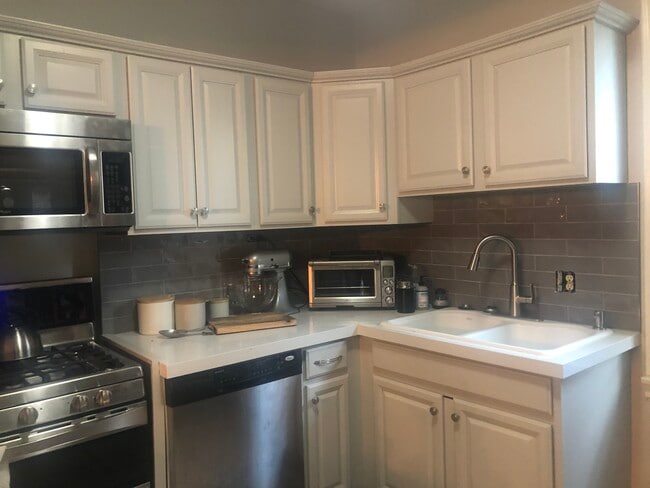 Building Photo - 4216 32nd Ave