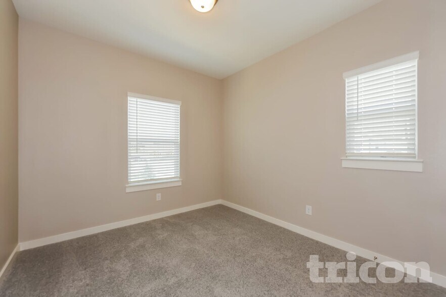 Building Photo - 5476 Granite Trl