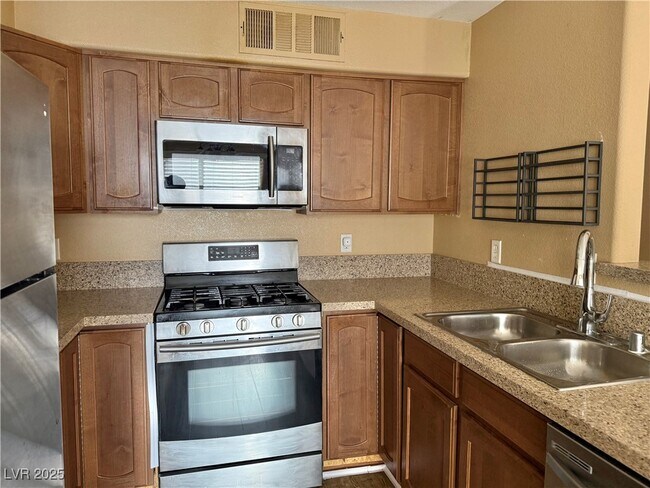 Building Photo - 3090 Tarpon