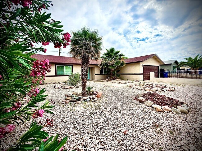 Primary Photo - 4881 E Imperial Ave