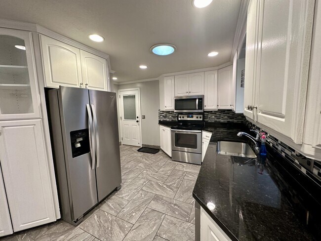 Building Photo - 3560 S Cochise Dr