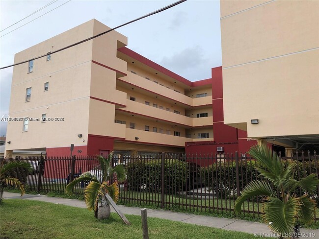 Building Photo - 1627 NW 18th St