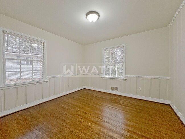 Building Photo - Charming & Spacious 3-Bed Home in City of Hoover