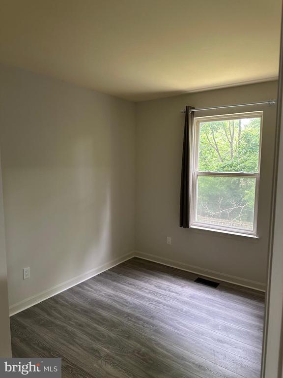 Building Photo - 241 Merrbaugh Dr