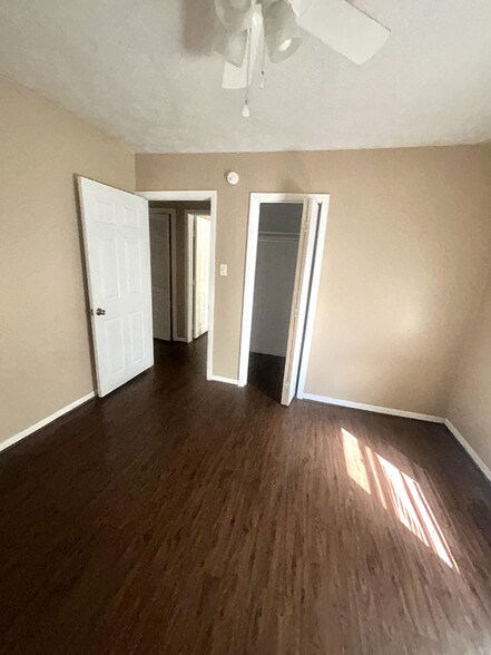 Primary Photo - 106 Hardy St