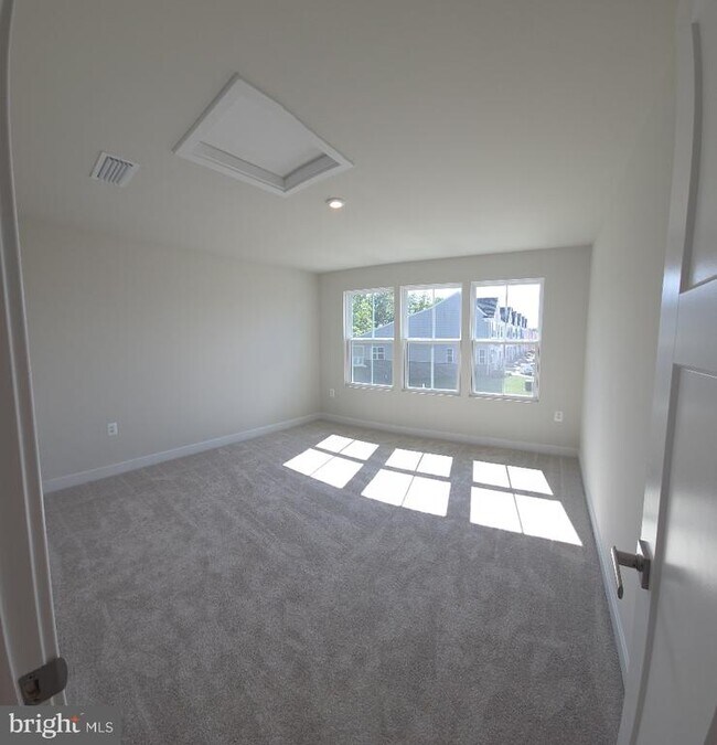 Building Photo - 8901 Blackthorne Pl