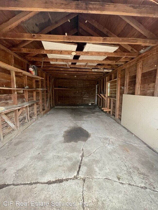 Building Photo - 2 br, 1 bath House - 3920 Beverly Dr