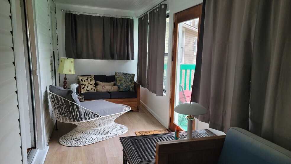 Building Photo - 505 Glover St