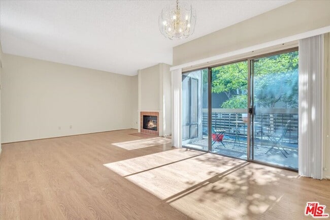 Building Photo - 2909 Arizona Ave