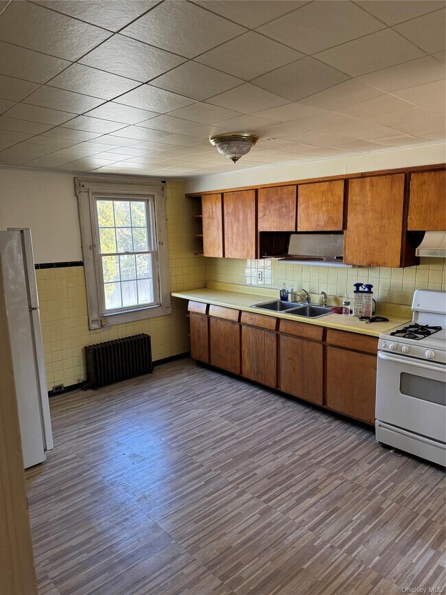 Building Photo - 61 Delafield St