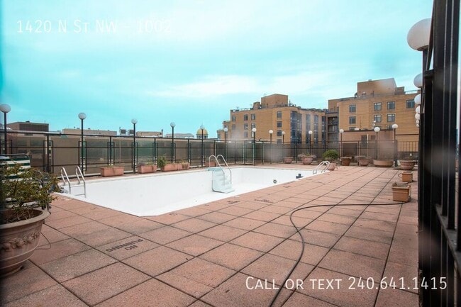 Building Photo - 1420 N St NW