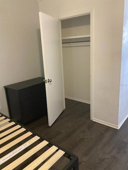 Building Photo - 1401 E Alfred St