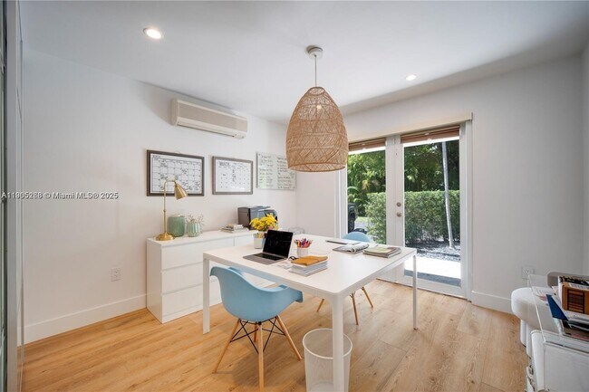 Building Photo - 11905 SW 67th Ave