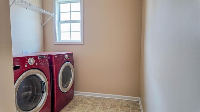 Building Photo - 2760 Rusticwood Dr SW