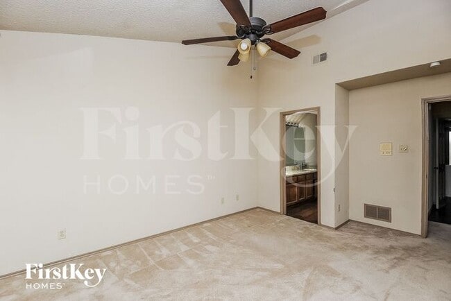 Building Photo - 1396 Chinaberry Dr