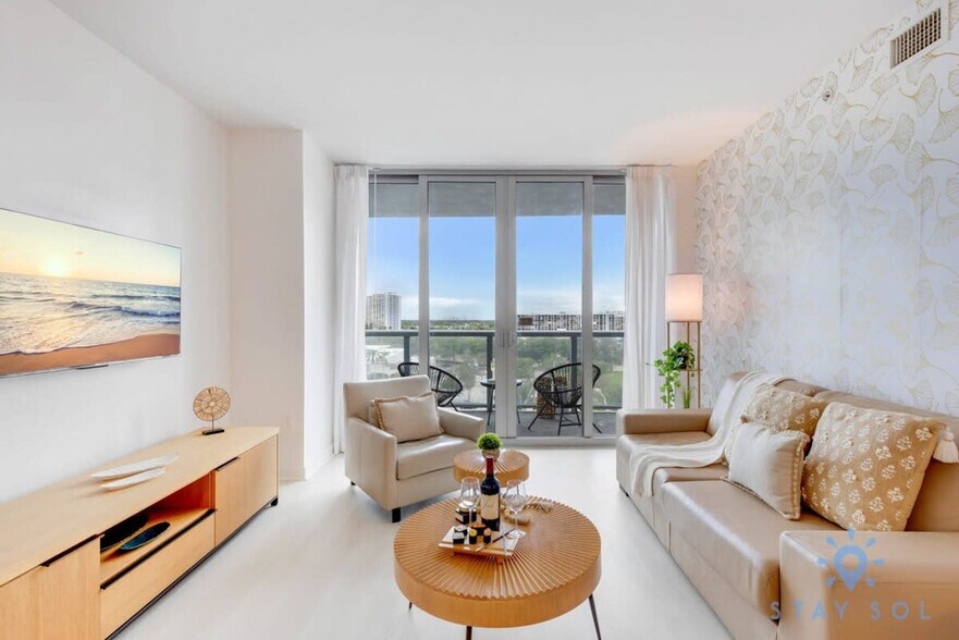 Primary Photo - 2601 E Hallandale Beach Blvd