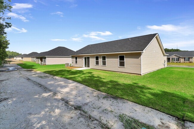 Building Photo - 3 bed 2 bath - Hartfof