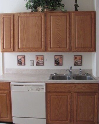 Building Photo - 102 Highland Pl