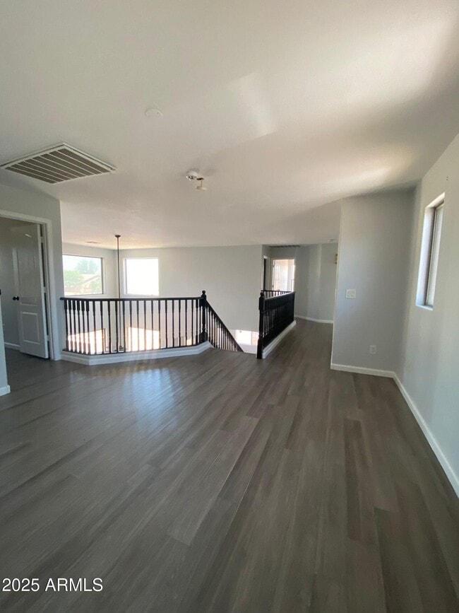 Building Photo - 8402 S 48th Ln