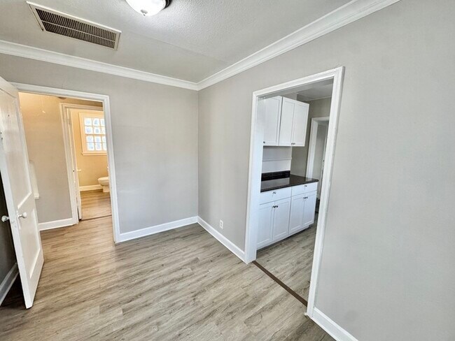 Building Photo - 3472 Hadley Rd