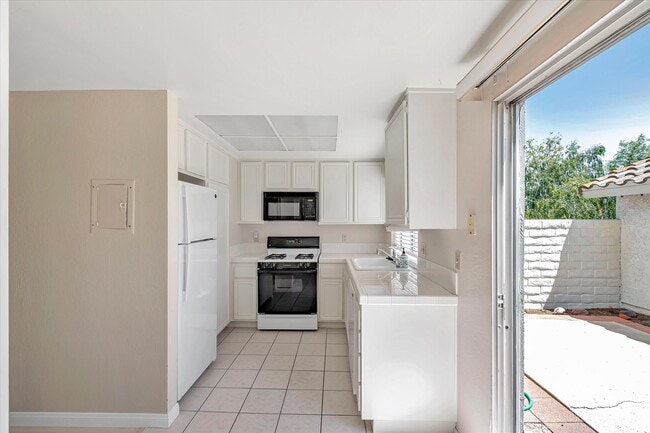 Building Photo - 253 Green Moor Pl