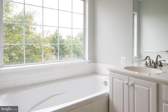 Building Photo - 20680 Southwind Terrace