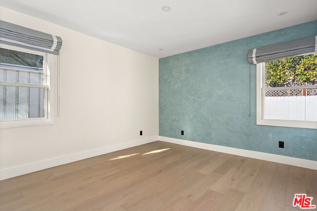 Building Photo - 8921 Ashcroft Ave