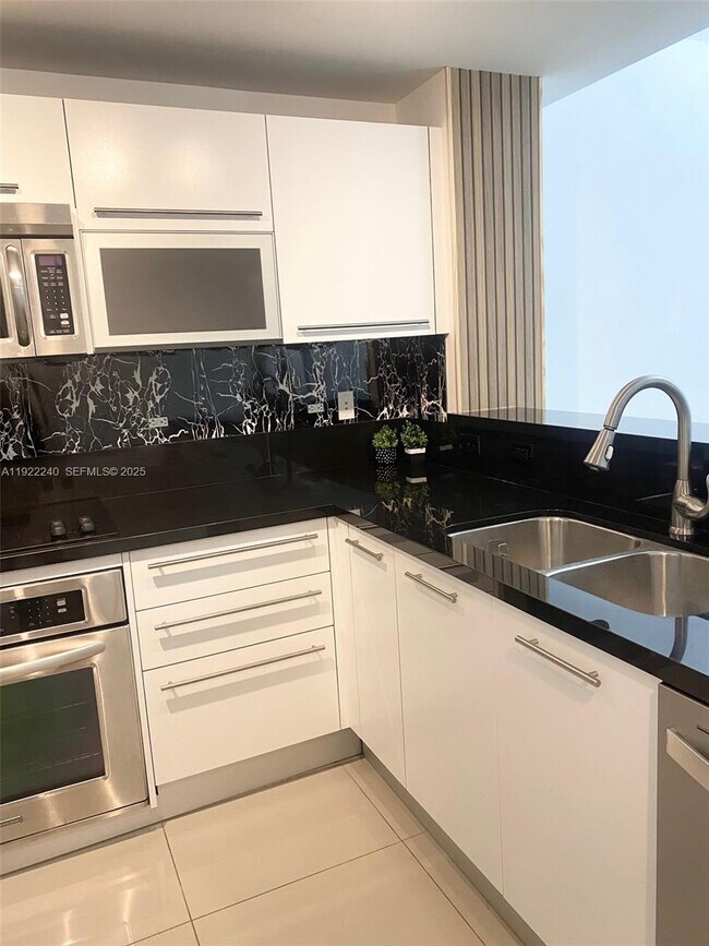 Building Photo - 244 Biscayne Blvd