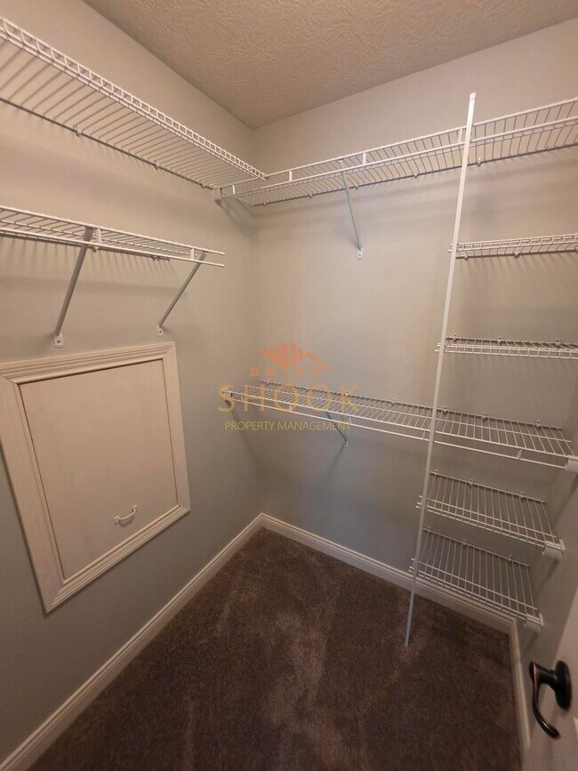 Building Photo - Luxury Home off of Coyote Crossing Golf Cl...
