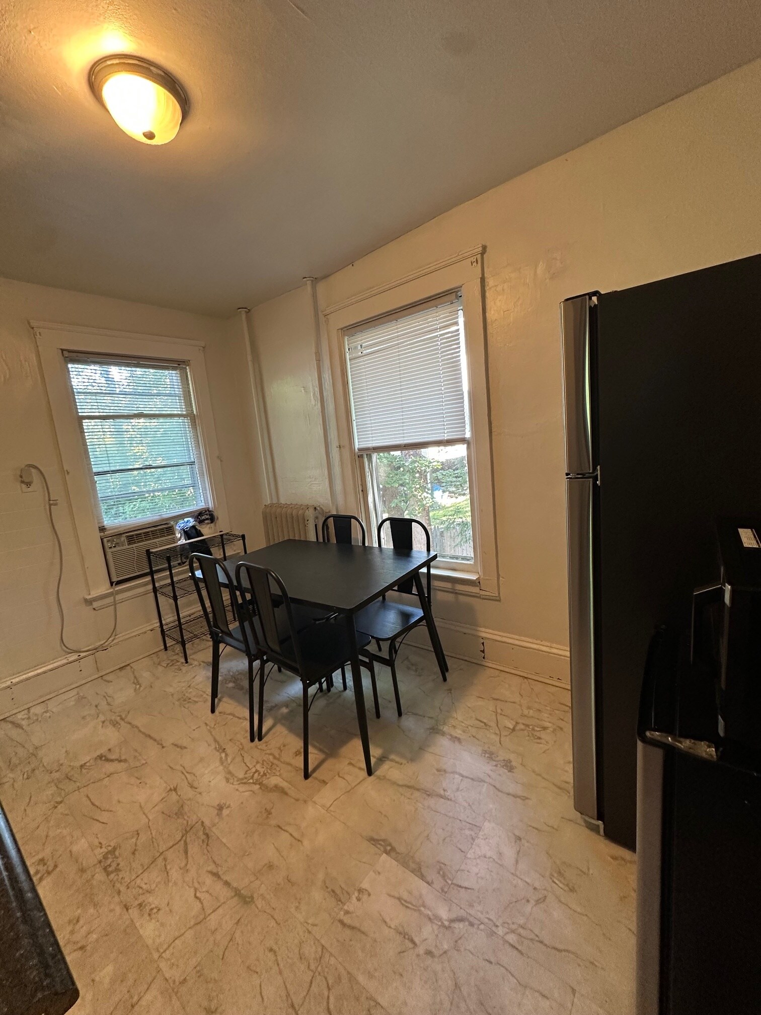 Building Photo - 302 Mitchell St