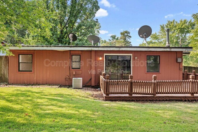 Building Photo - 1139 Lakeview Ave