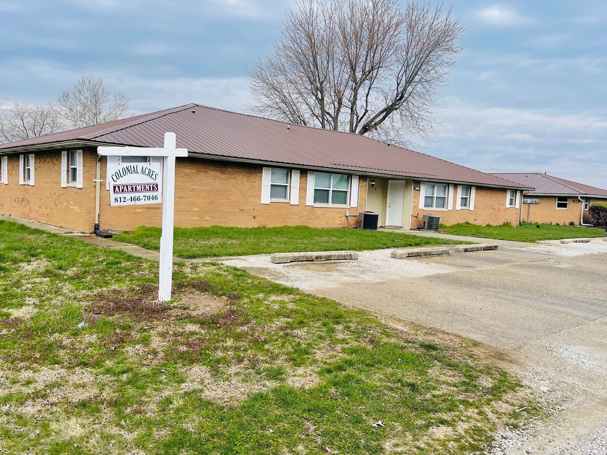 Building Photo - 2776 E Phylbeck Ave