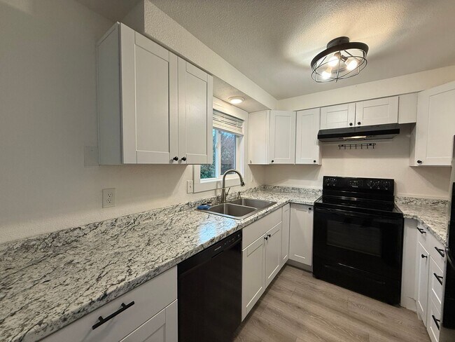 Building Photo - Weber - Seaside