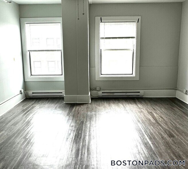 Building Photo - 50 Franklin St