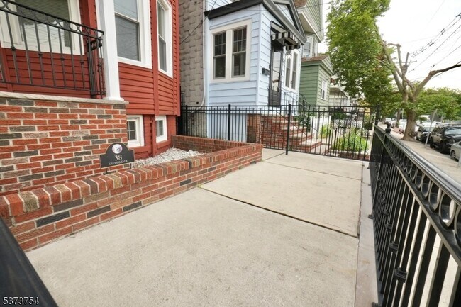 Building Photo - 38 Gates Ave