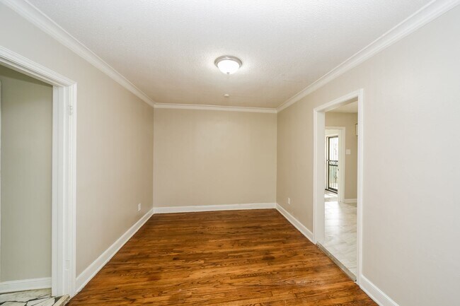Building Photo - Beautiful House for Rent in Berclair-Highl...