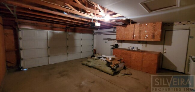 Building Photo - 2 Bedroom Santa Maria home available!