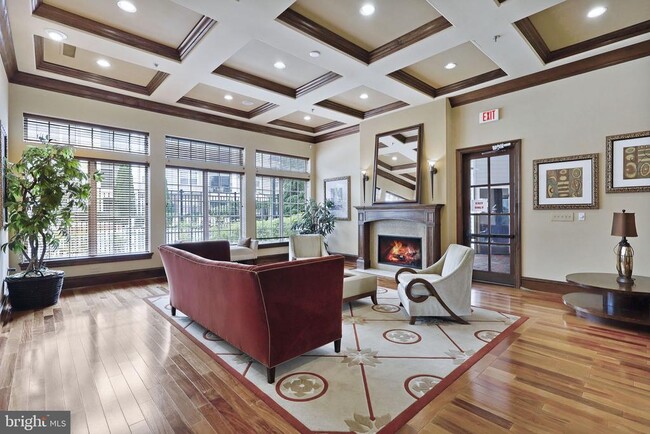 Building Photo - 12925 Centre Park Cir